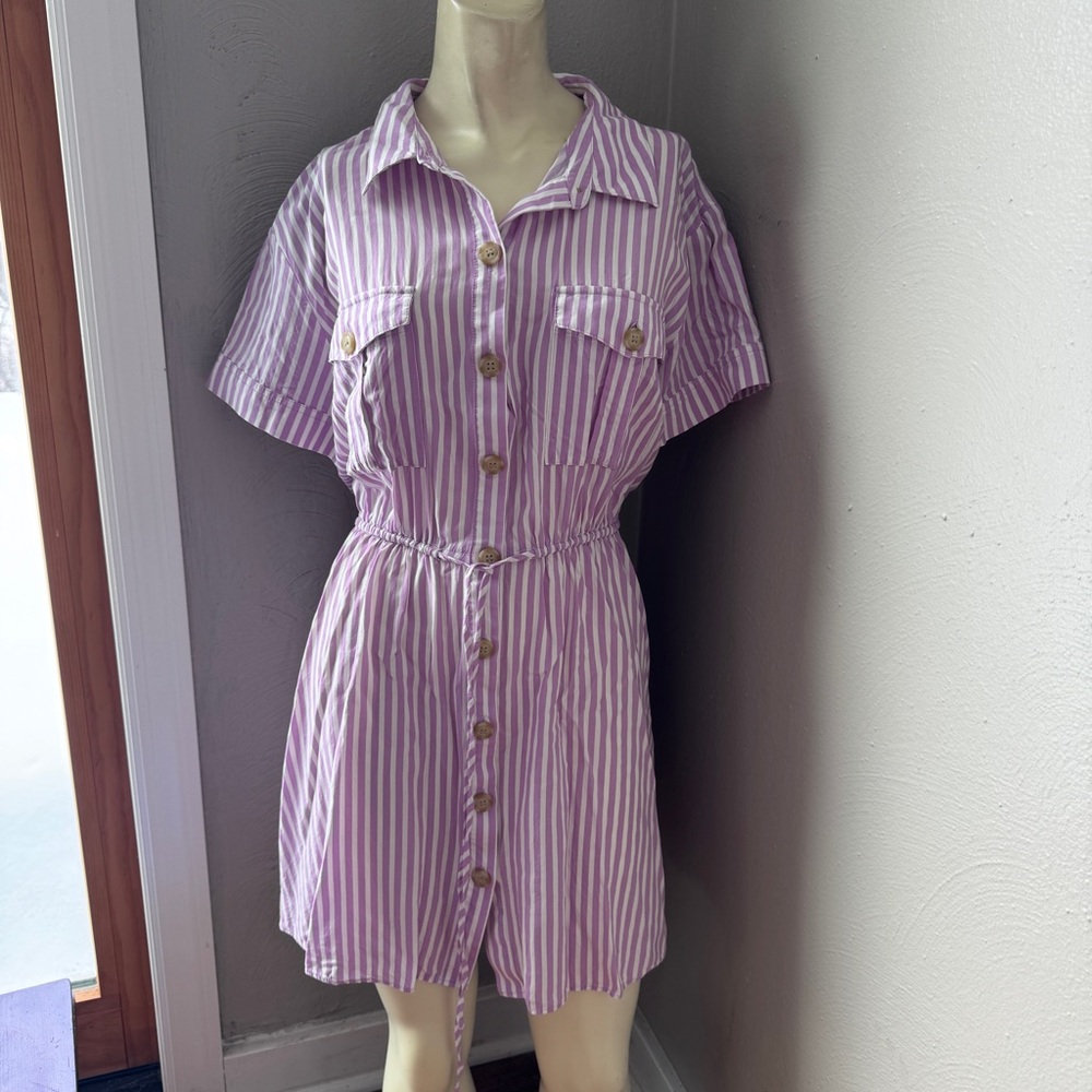 Loft striped lilac short dress, short sleeve, rayon, side pockets, size large